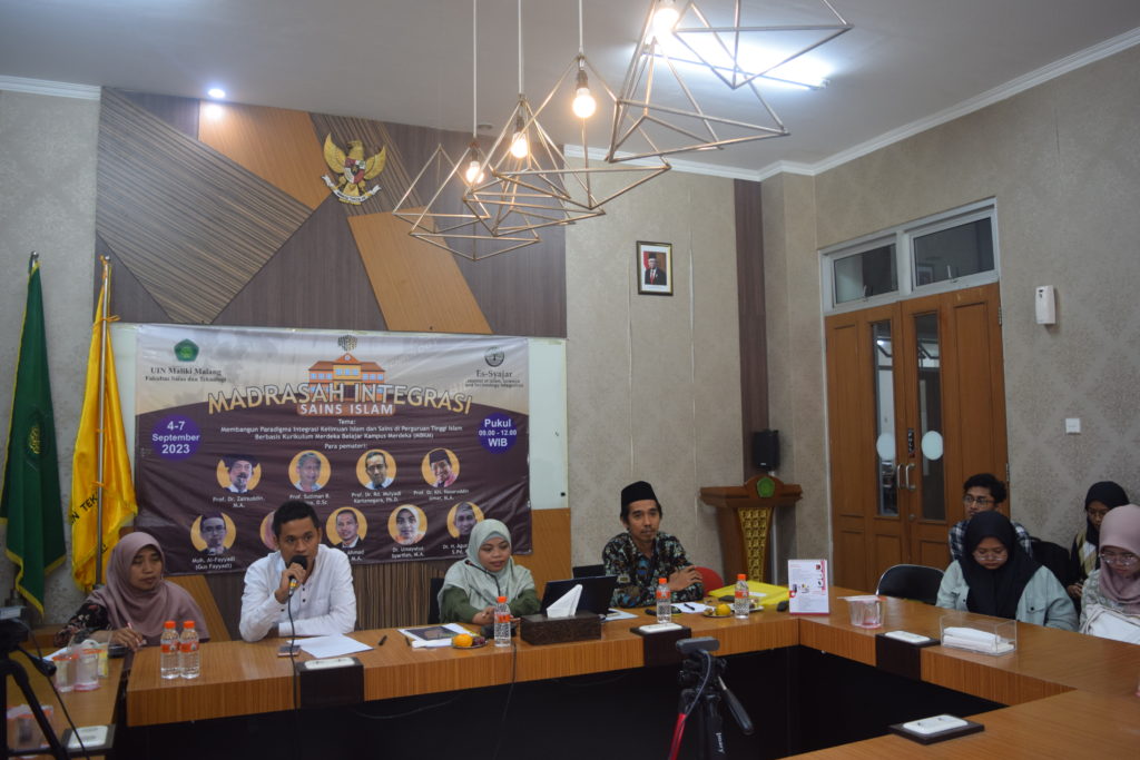 Kegiatan Workshop Madrasah Integrasi Sains Islam di Lingkungan Fakultas Sains dan Teknologi Tahun 2023